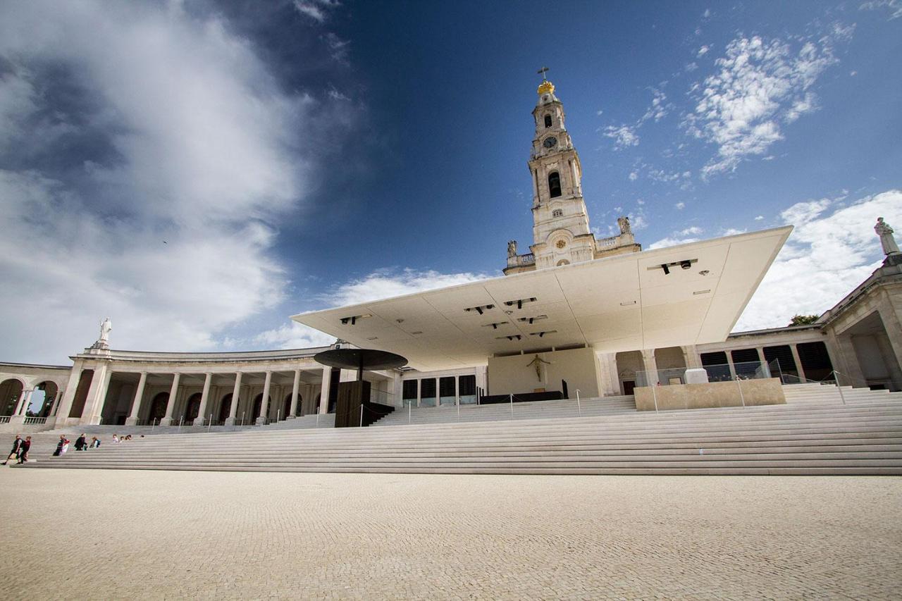 Hotel Santo Condestavel Fátima Buitenkant foto