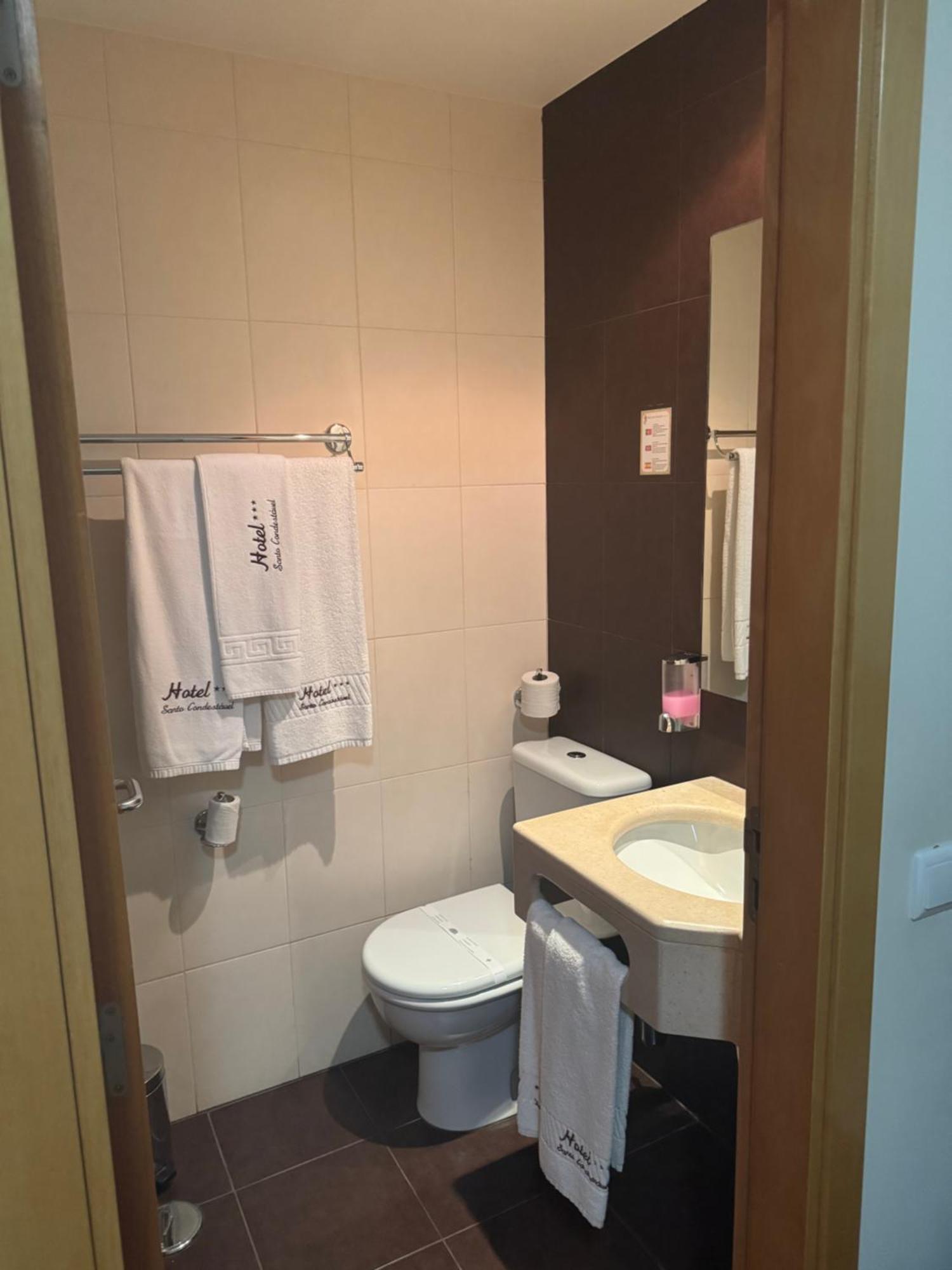 Hotel Santo Condestavel Fátima Buitenkant foto